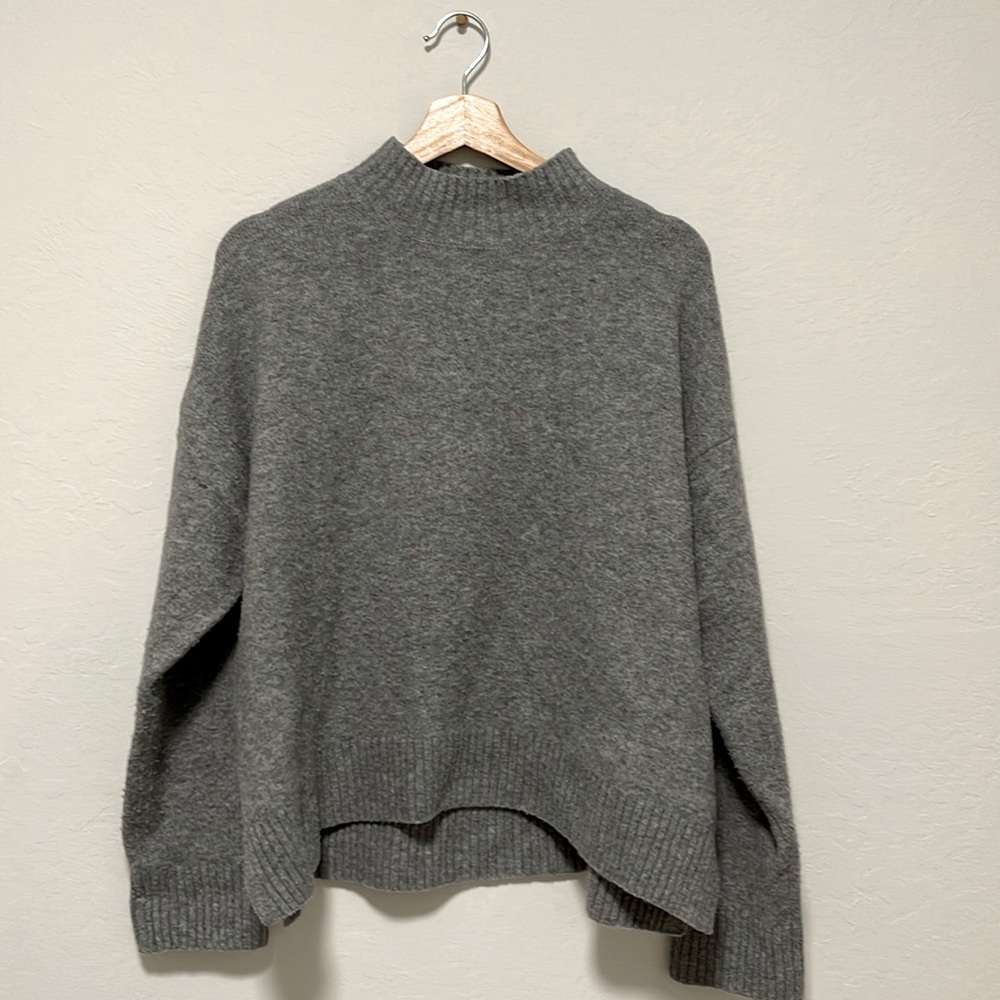 Women Uniqlo dark grey Soufflé Yarn  mock/high neck Sweater
